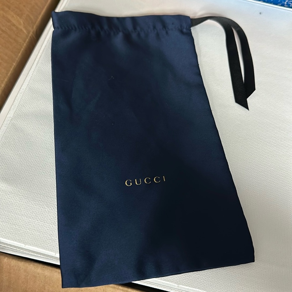Satin Gucci sunglasses pouch